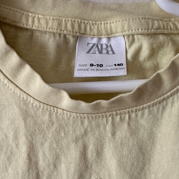 Bundle of Zara White Short Sleeve Tee & pale yellow t shirts - Picture 5 of 11
